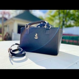 Saffiano Cube Bag/Kiss & Cry Bag in BLACK